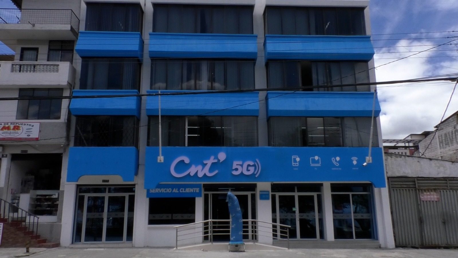 CNT incorpora nuevas alternativas de conectividad móvil y satelital.