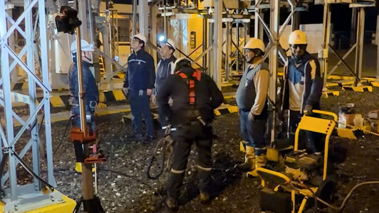 Cuadrillas técnicas realizaron labores de mantenimiento en la infraestructura eléctrica.