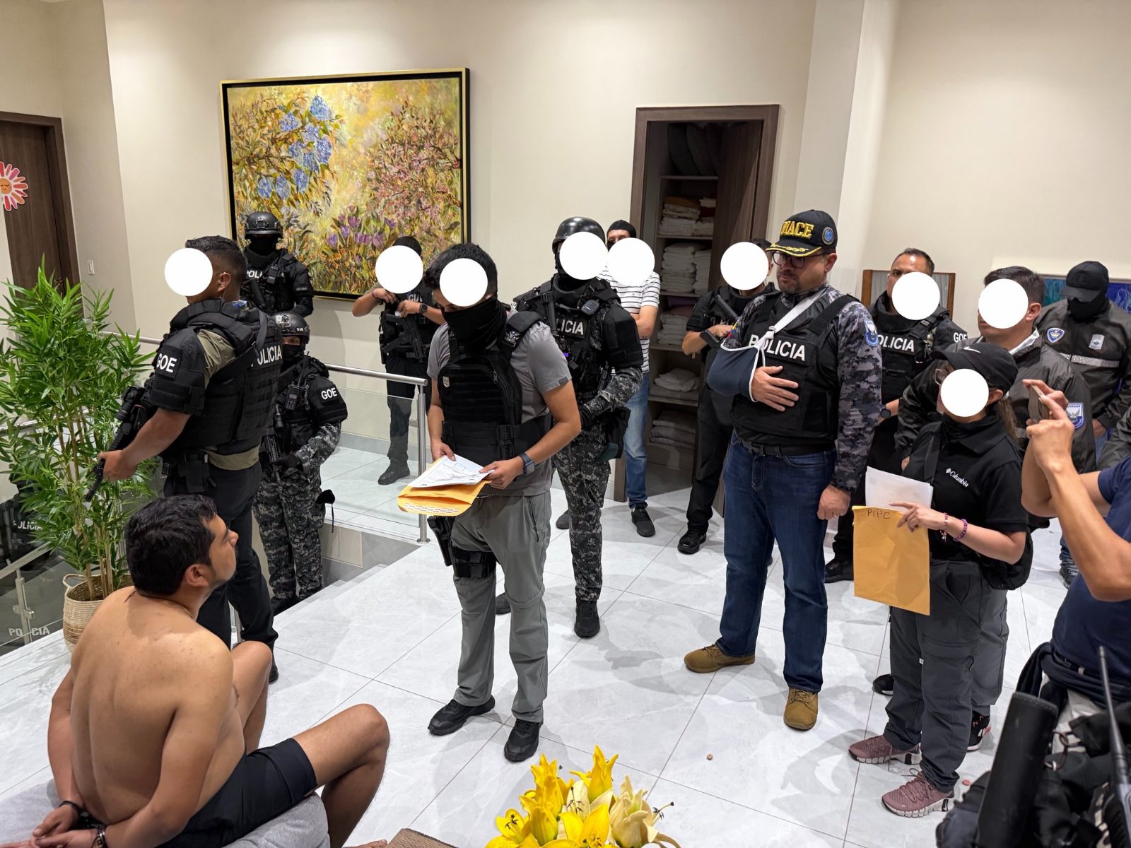 El ministro del interior, John Reimberg, encabezó los operativos.