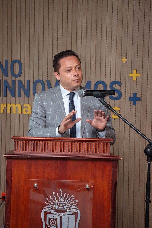 Byron Maldonado, gerente administrativo de farmacias Cuxibamba